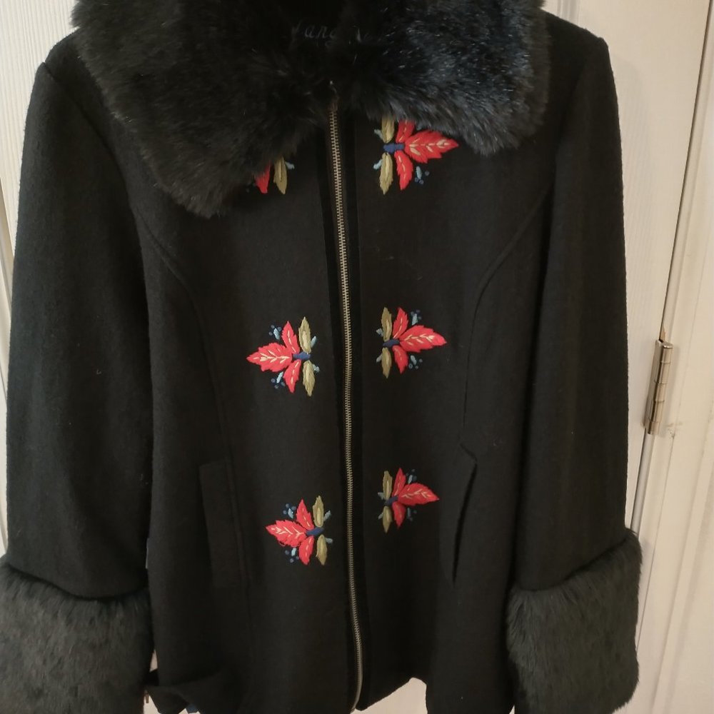 Icelandic Design Zip Sweater Black Medium Fuzzy Collar & Cuffs Wool Warm!